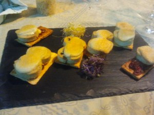 huevas de lubina, trompetilla negra, y gratén de alioli